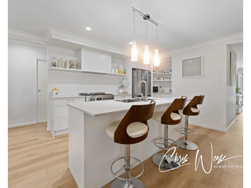 6 Henry Court, Woodford QLD 4514