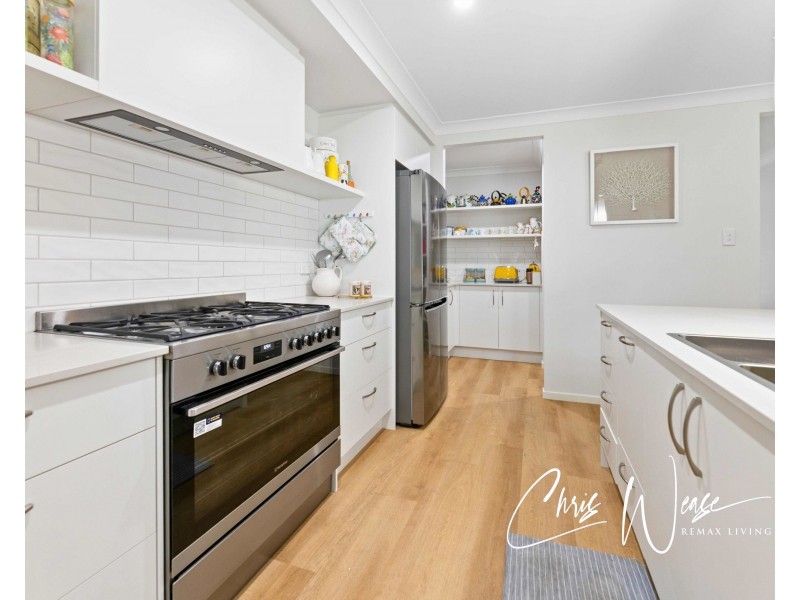 6 Henry Court, Woodford QLD 4514