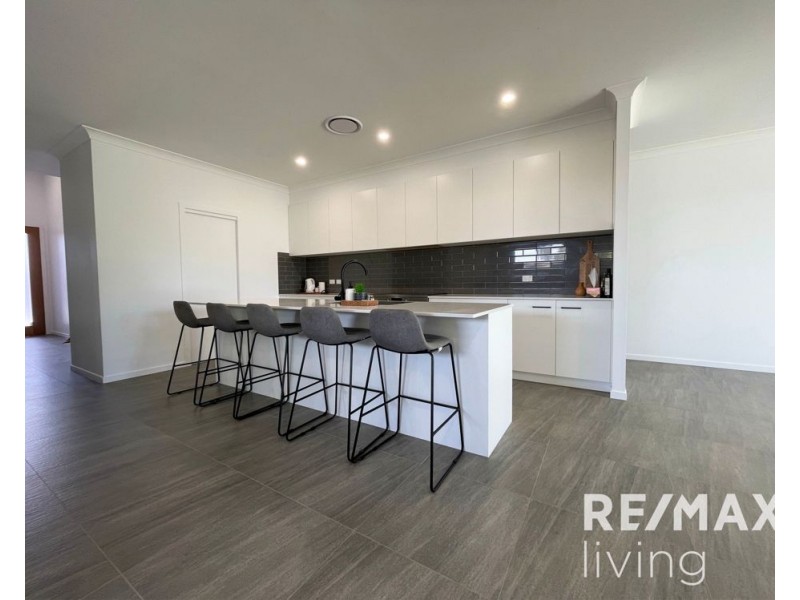 105 Riverparks Way, Upper Caboolture QLD 4510