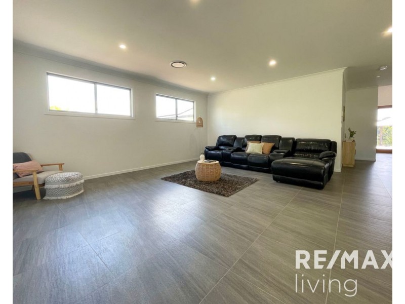 105 Riverparks Way, Upper Caboolture QLD 4510