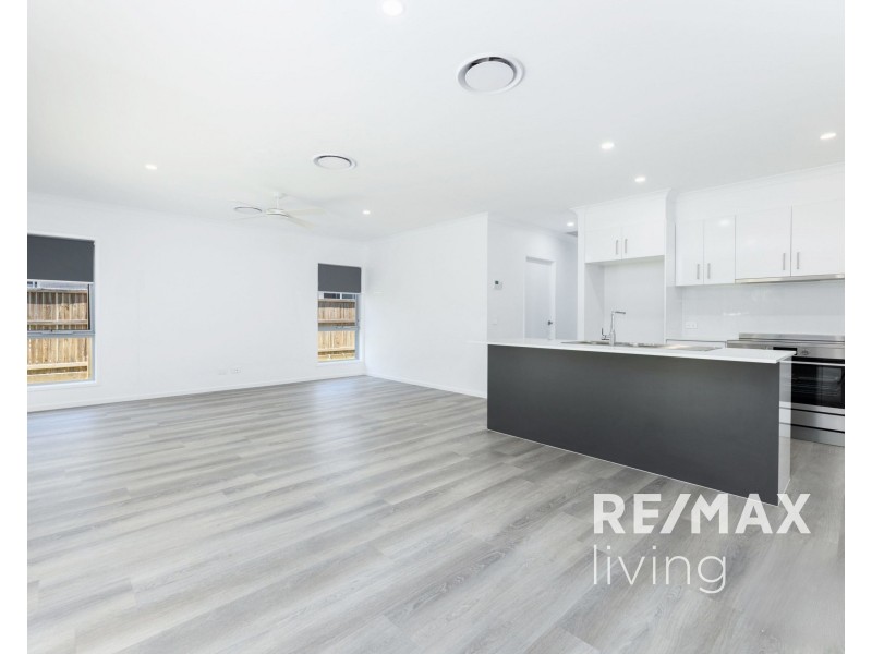 39 Hamilton Road, Woodford QLD 4514