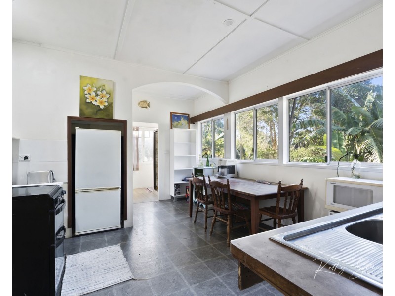 14 Bean Street, Maleny QLD 4552