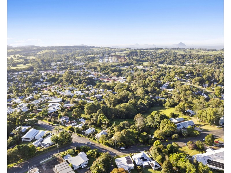 14 Bean Street, Maleny QLD 4552