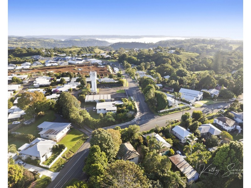 14 Bean Street, Maleny QLD 4552