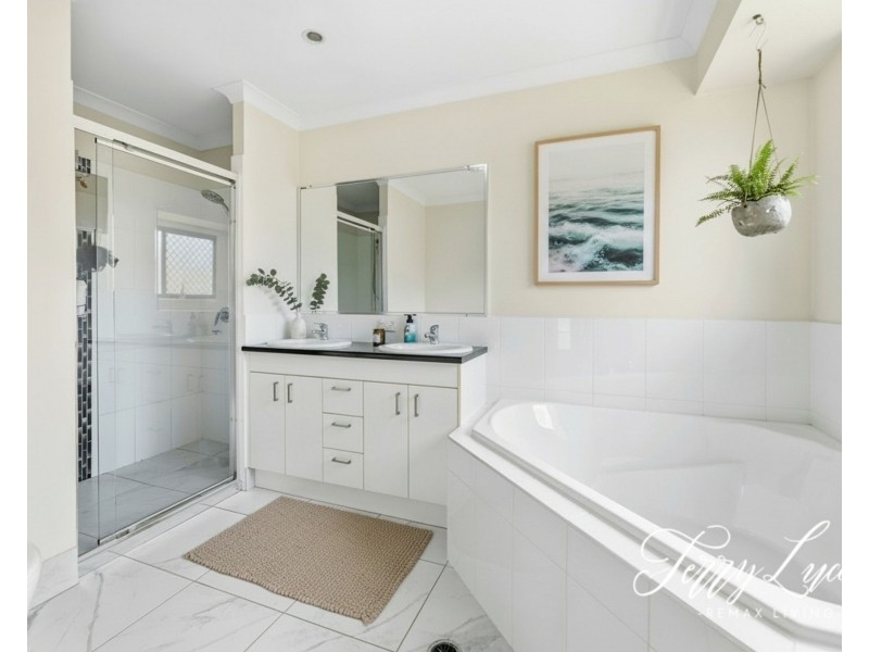 2 Livistona Court, Morayfield QLD 4506