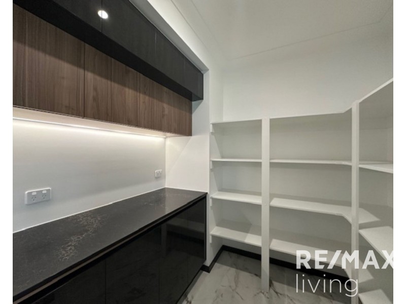 9 Jacana Place, Winya QLD 4515