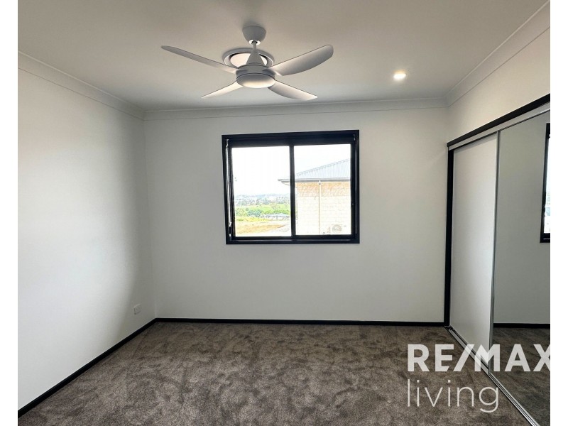 9 Jacana Place, Winya QLD 4515