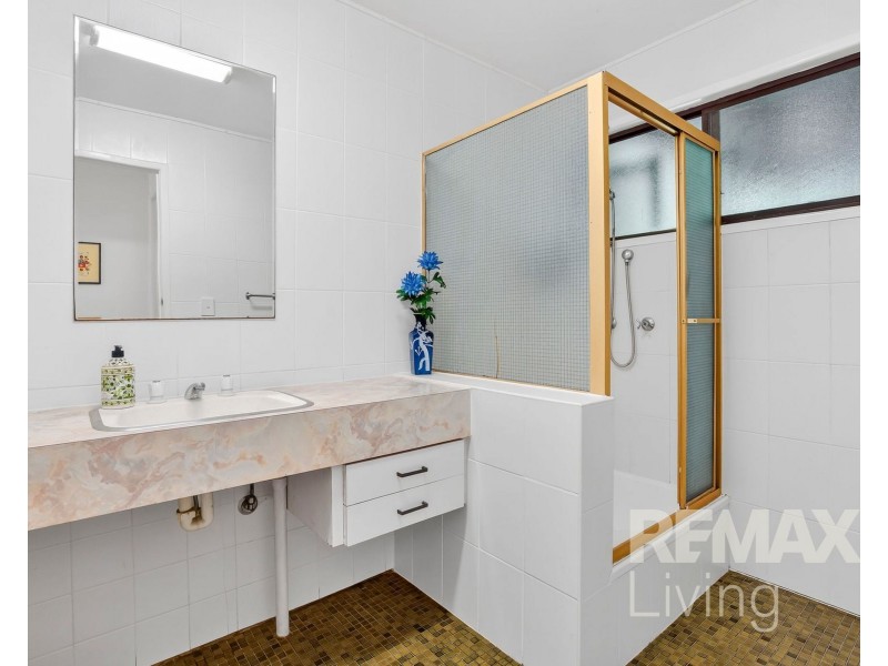 24 Houghton Avenue, Redcliffe QLD 4020