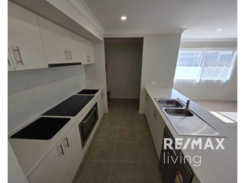 64 Hamilton Road, Woodford QLD 4514