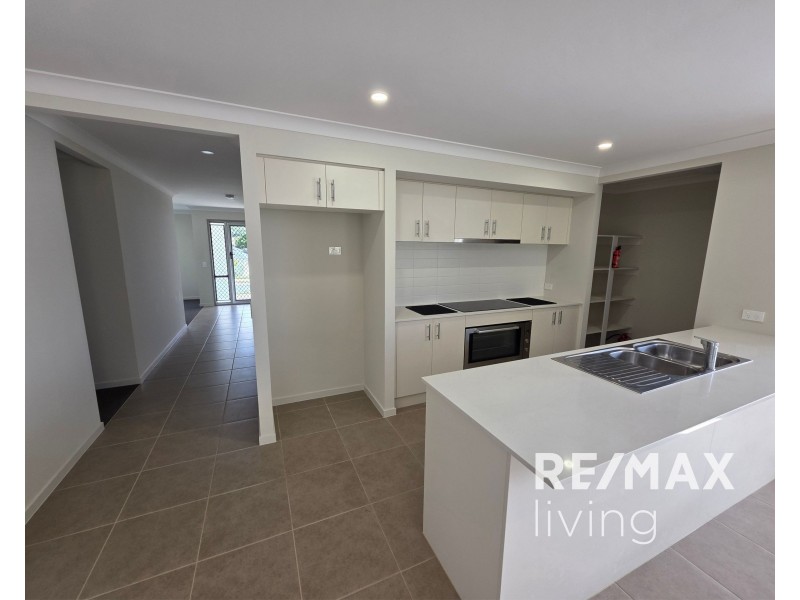 64 Hamilton Road, Woodford QLD 4514