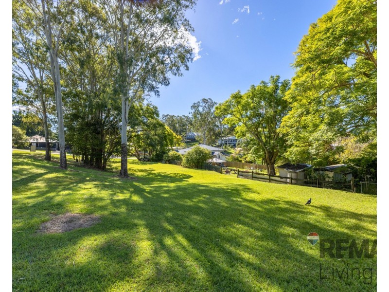 37 Row Street, Kilcoy QLD 4515