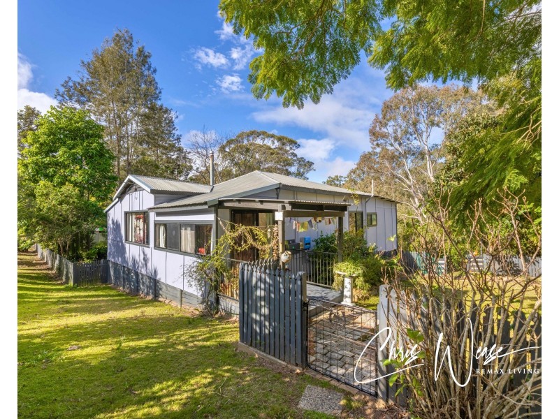 9 Dingo Parade, Jimna QLD 4515