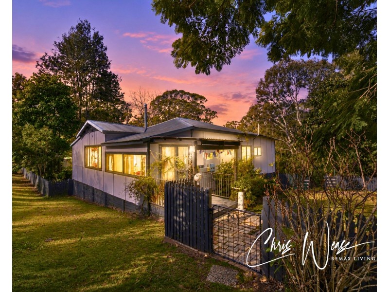 9 Dingo Parade, Jimna QLD 4515