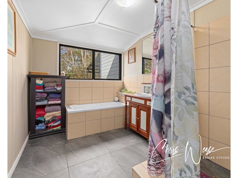 9 Dingo Parade, Jimna QLD 4515