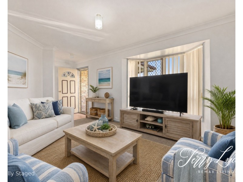 6 Solo Court, Beachmere QLD 4510