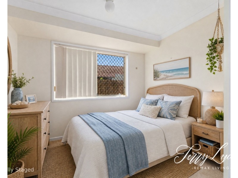 6 Solo Court, Beachmere QLD 4510