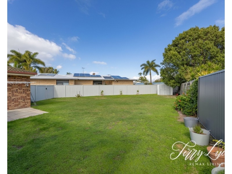 6 Solo Court, Beachmere QLD 4510