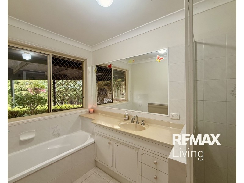 110-112 Madeline Drive, Morayfield QLD 4506