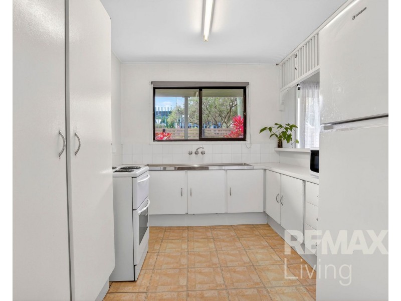 24 Houghton Avenue, Redcliffe QLD 4020