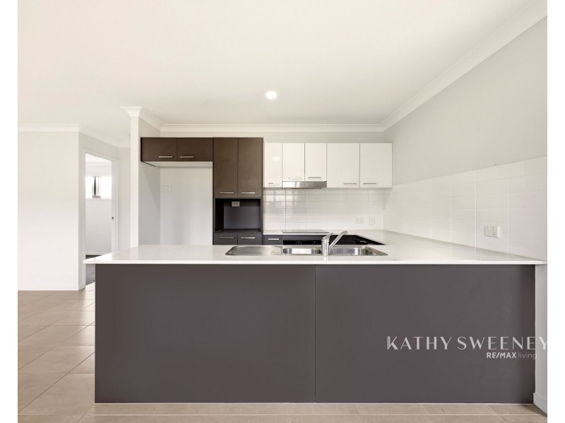 33 Jones Street, Rothwell QLD 4022