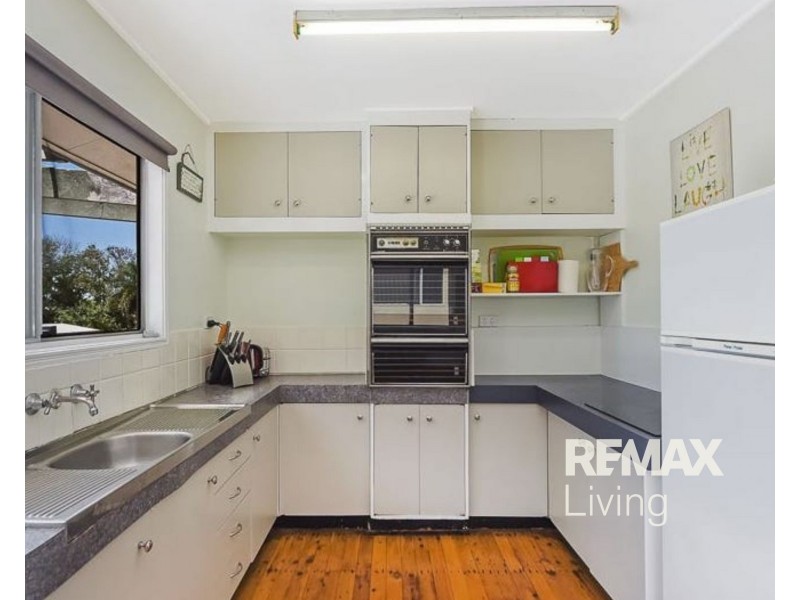 9 Golden Avenue, Kallangur QLD 4503