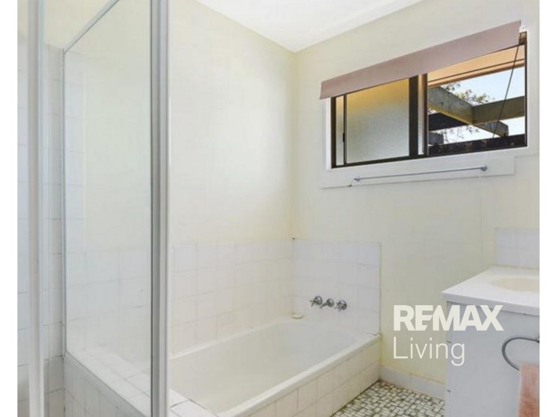 9 Golden Avenue, Kallangur QLD 4503