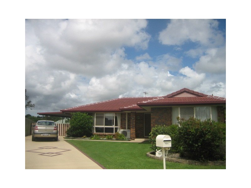 19 Crestwell Close, Morayfield QLD 4506