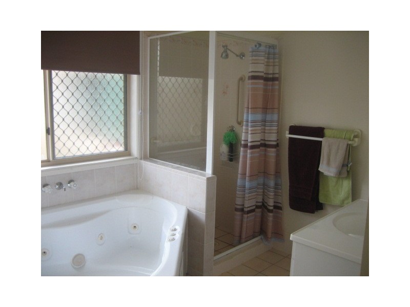 19 Crestwell Close, Morayfield QLD 4506