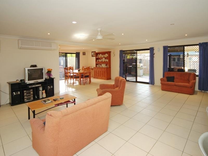 18 Hemlock Street, Warner QLD 4500
