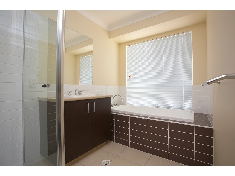 35  Summerfields Dr, Caboolture QLD 4510