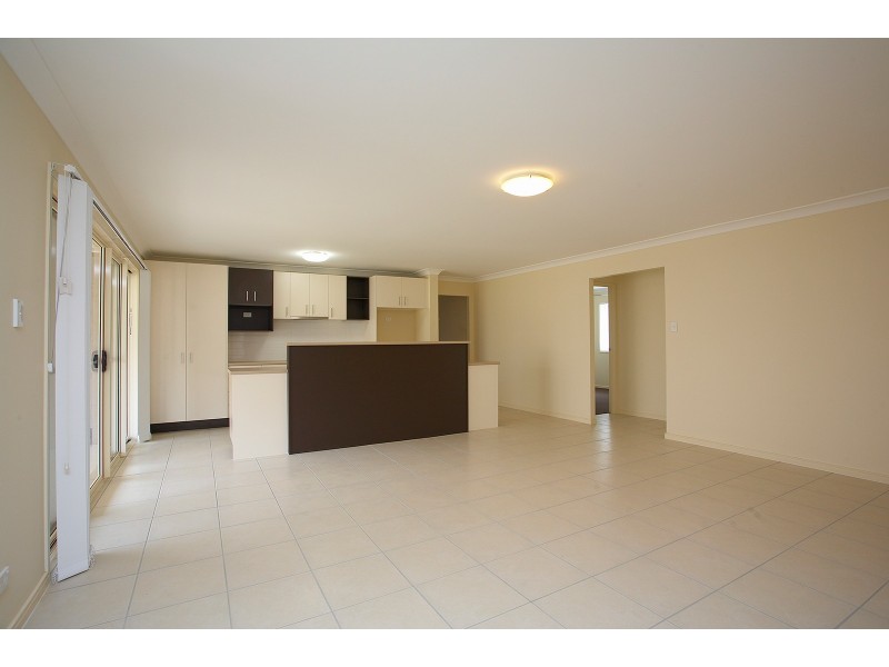 35  Summerfields Dr, Caboolture QLD 4510