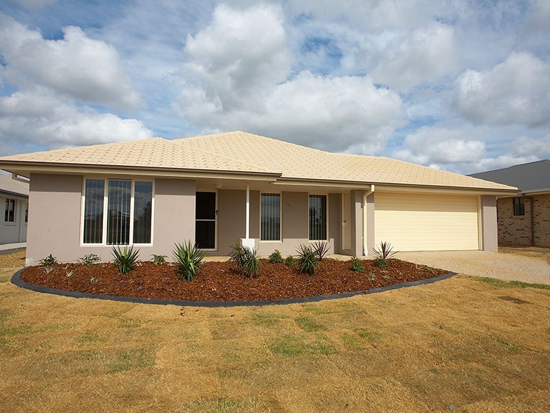 35  Summerfields Dr, Caboolture QLD 4510