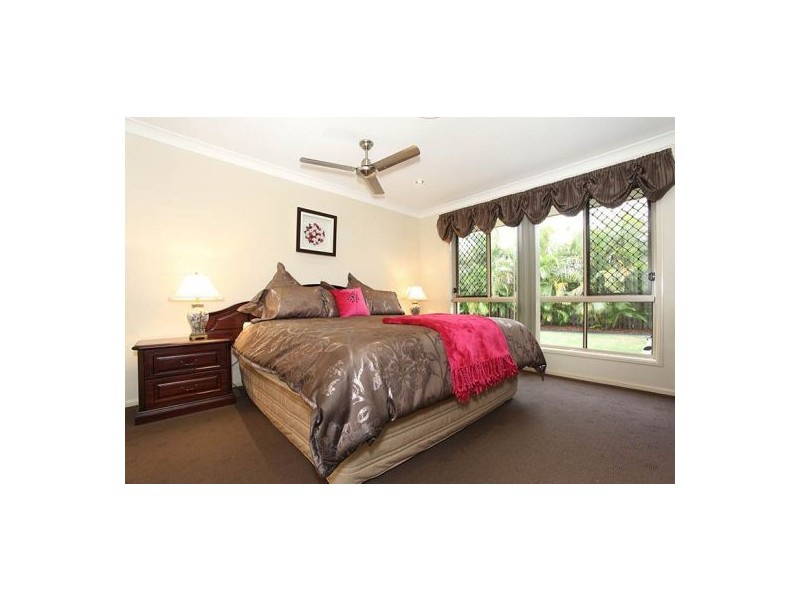 7 Lookout Place, Narangba QLD 4504