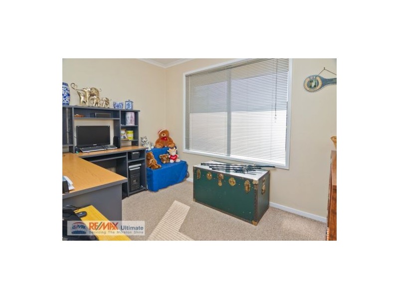 25 Emerson Drive, Morayfield QLD 4506
