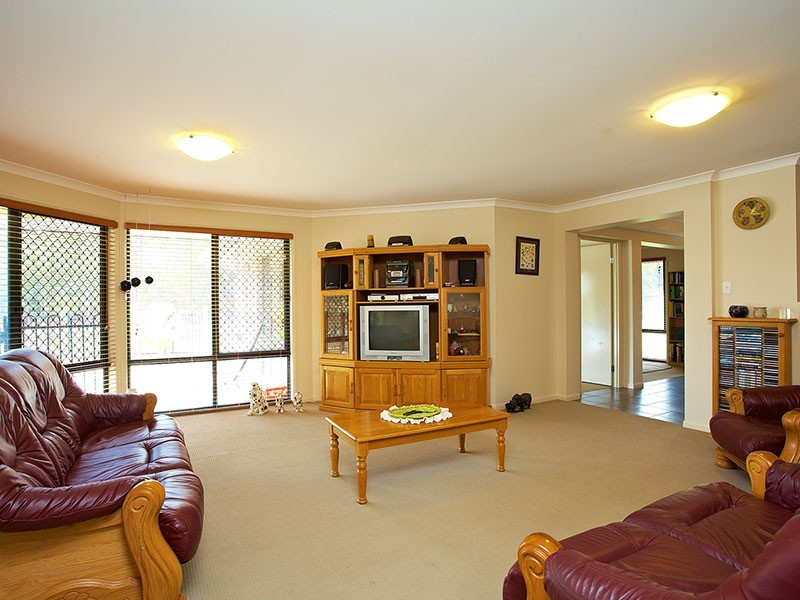 27 Borumba Court, Narangba QLD 4504