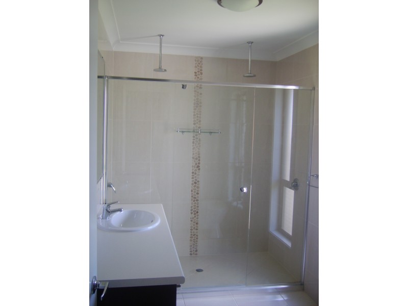 18 Dicarlo Drive, Morayfield QLD 4506