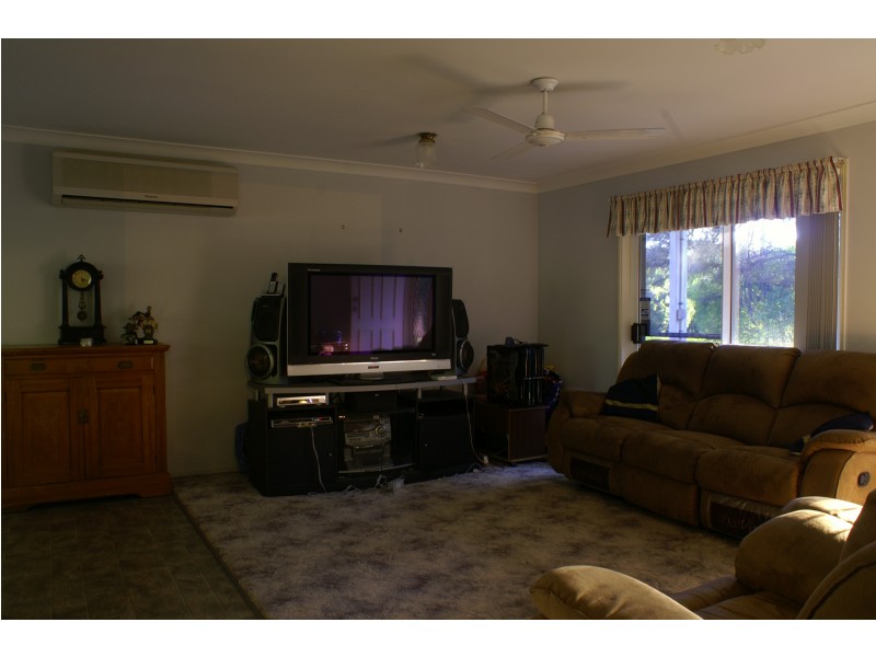 13 Poplar Court, Morayfield QLD 4506