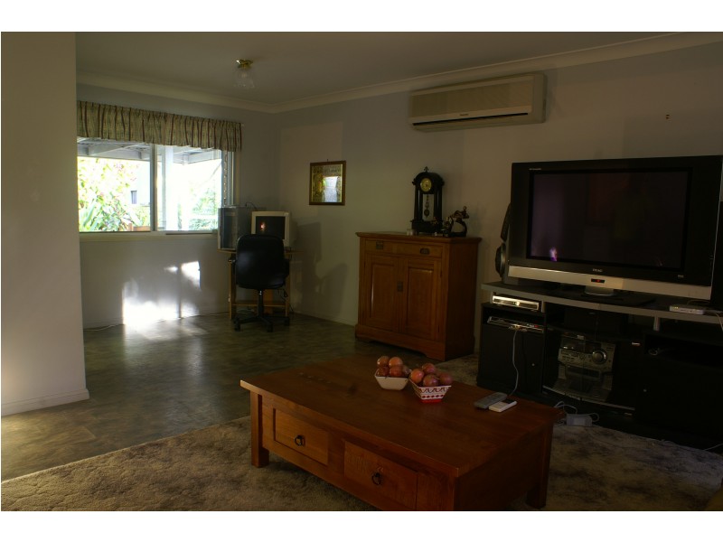 13 Poplar Court, Morayfield QLD 4506