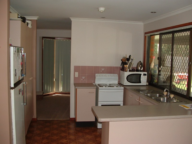 12 Fraser Place, Morayfield QLD 4506
