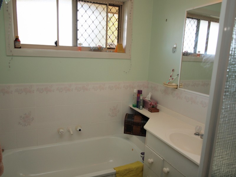 15 Crestbrook Drive, Morayfield QLD 4506
