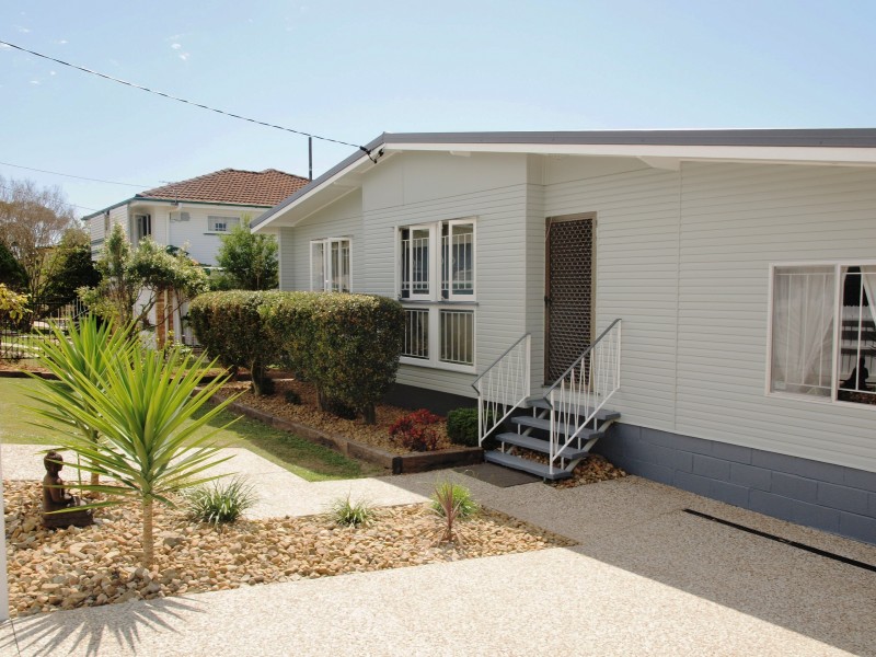 11 Sandralee Street, Brighton QLD 4017