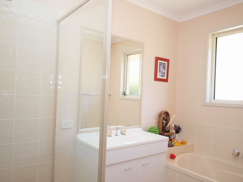 2 Ficus Ct, Morayfield QLD 4506