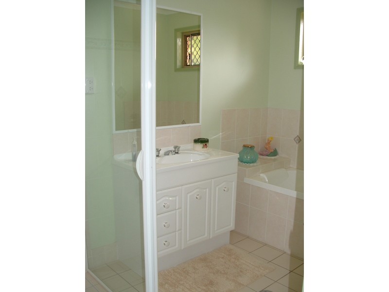 1 Amie Louise Pl, Bellmere QLD 4510