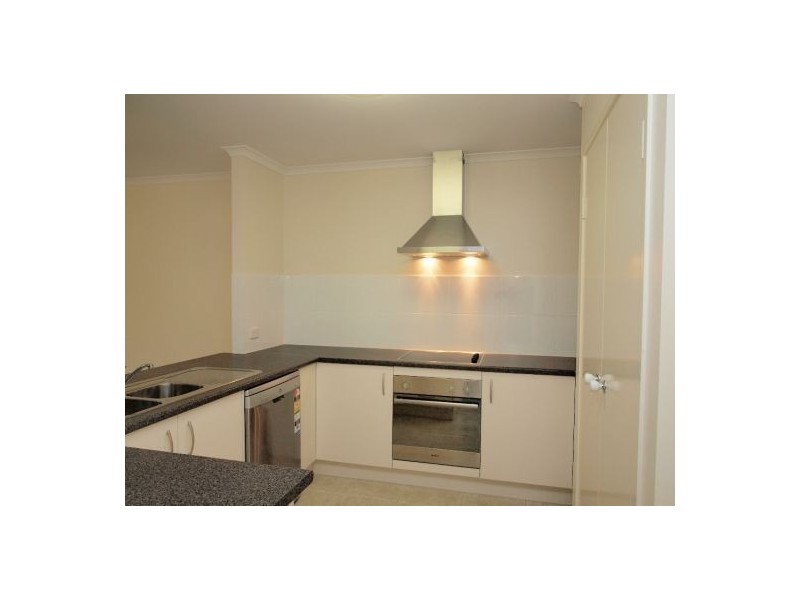 2/119 Cross Street, Rothwell QLD 4022