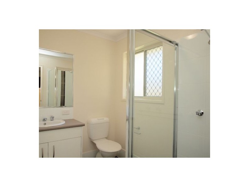 2/119 Cross Street, Rothwell QLD 4022