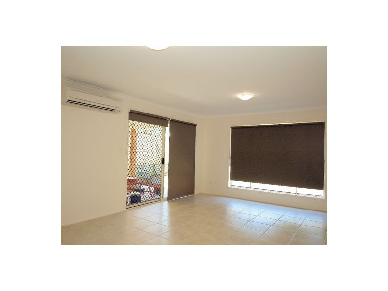 2/119 Cross Street, Rothwell QLD 4022