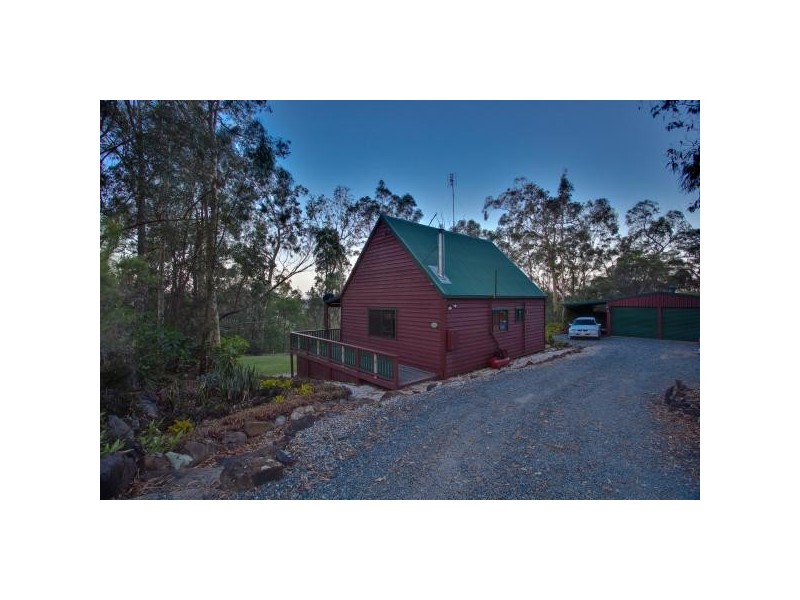 32 Castle Hill Drive South, Gaven QLD 4211