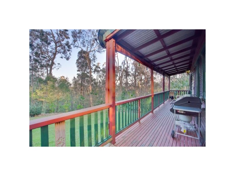 32 Castle Hill Drive South, Gaven QLD 4211