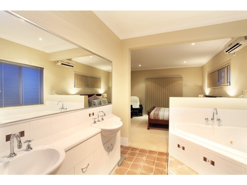 31 Greenlinks Crescent, Narangba QLD 4504
