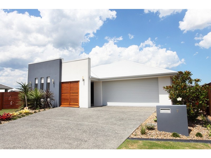 7 Angophora Close, Narangba QLD 4504